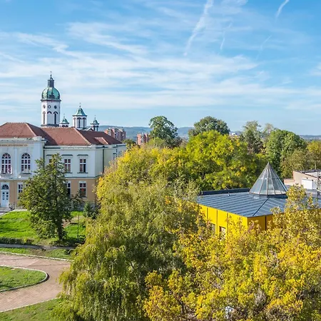 Monelly - Pesacka Zona Aparthotel