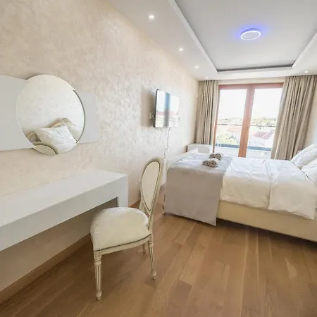 Monelly - Pesacka Zona 4*