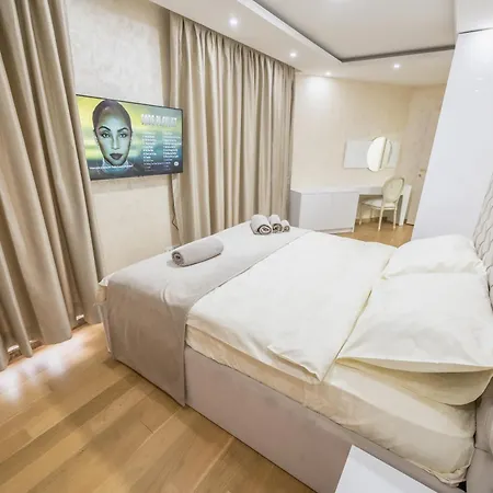 Monelly - Pesacka Zona Aparthotel 4*