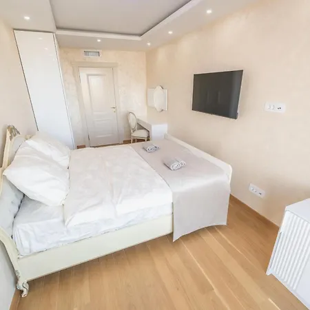 Monelly - Pesacka Zona Aparthotel 4*