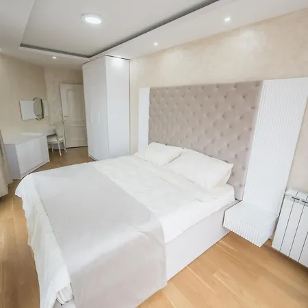 Aparthotel Monelly - Pesacka Zona 4*