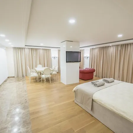 Monelly - Pesacka Zona Apart Otel Loznica