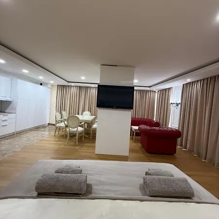 Monelly - Pesacka Zona Aparthotel 4*